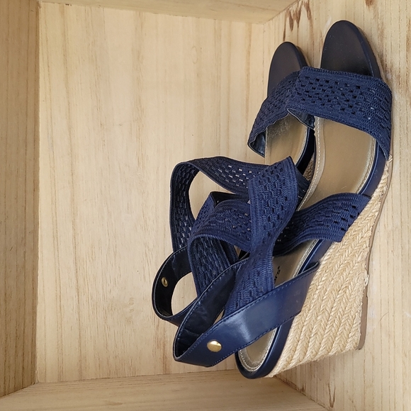 CloudWalkers by Avenue Womens Navy Blue Wedge Sandals - Picture 4 of 10